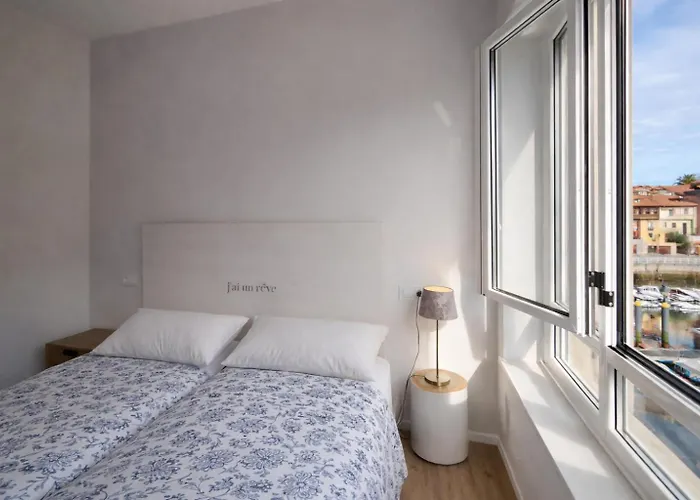 Centro Apto Con Vistas Al Puerto - Vega 3 *